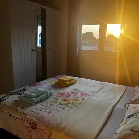 Terrace With Sea View Apartment *